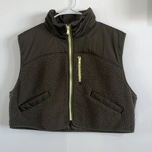 cropped zip vest 🫧